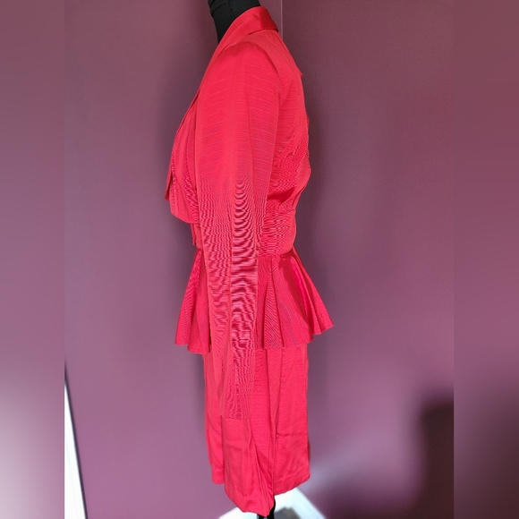 Vintage Gorgeous Red 2 pc dress, like new condition, Dry Cleaned - Picture 5 of 14
